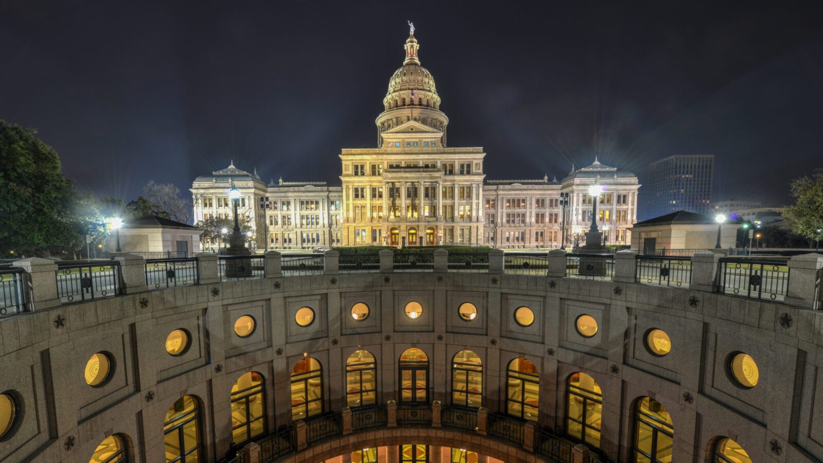 Abbott abolishes Texas Lottery